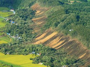 图集│日本北海道发生6.9级地震：山体滑坡 房屋倒塌