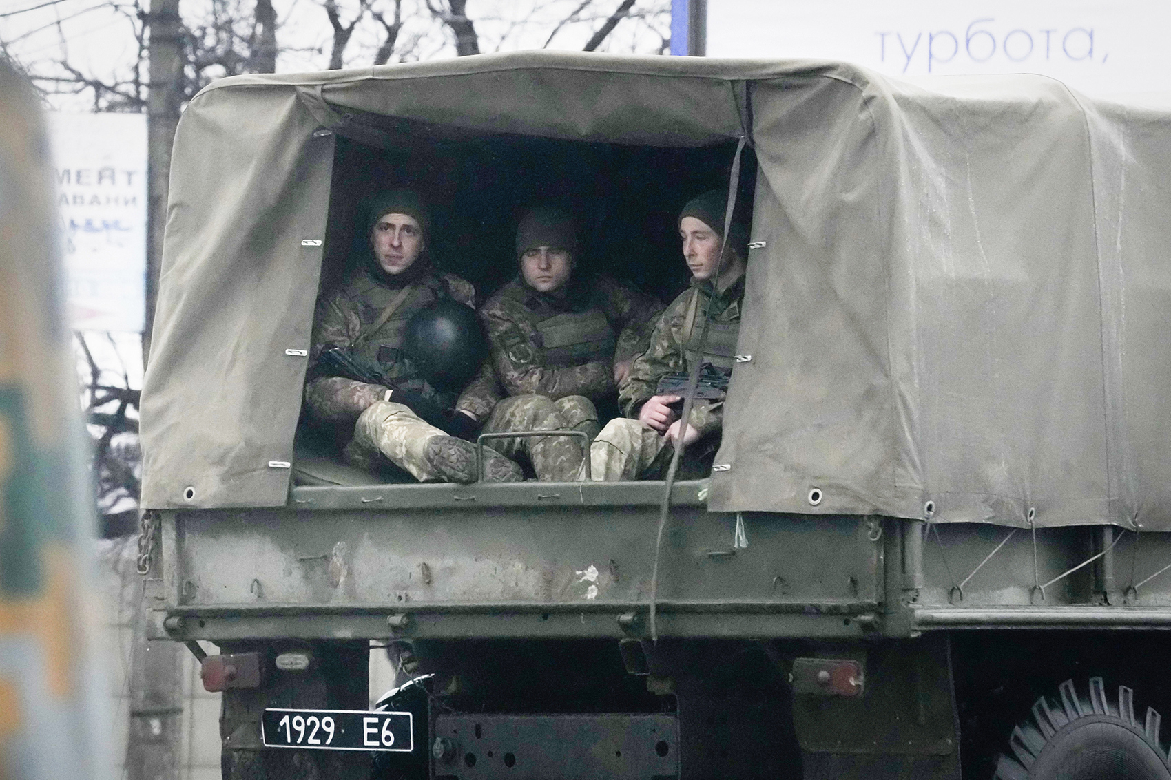 乌克兰公布伤亡数据：2500-3000人阵亡，10000人受伤|乌克兰|阵亡|俄军_新浪新闻