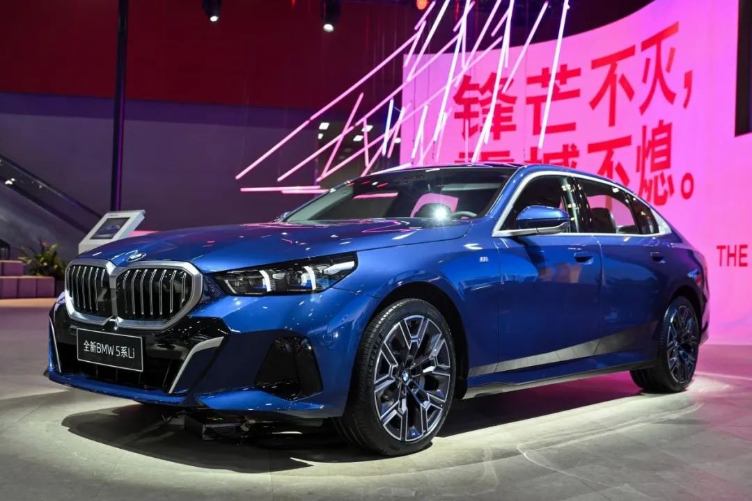 油电齐发，全新BMW 5系勾勒未来出行新图景