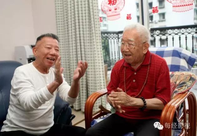 之前,和庄老见面,本是奔着台湾流行音乐泰斗左宏元和《新白娘子传奇》