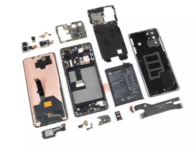 融易媒体： 日媒把华为最新款手机拆了，发现来自美国的零件为15个