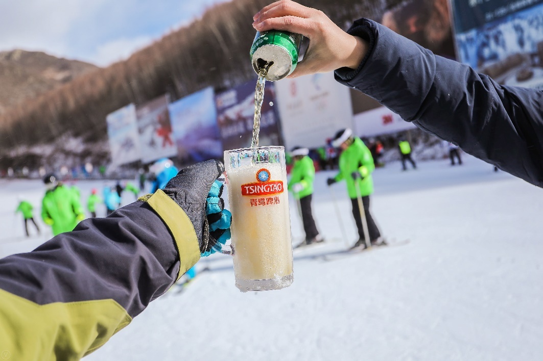 滑雪、美酒、美食、音乐……冬奥体验之旅“发车” 酷炫潮玩 青岛啤酒“冰上啤酒节”火热开启