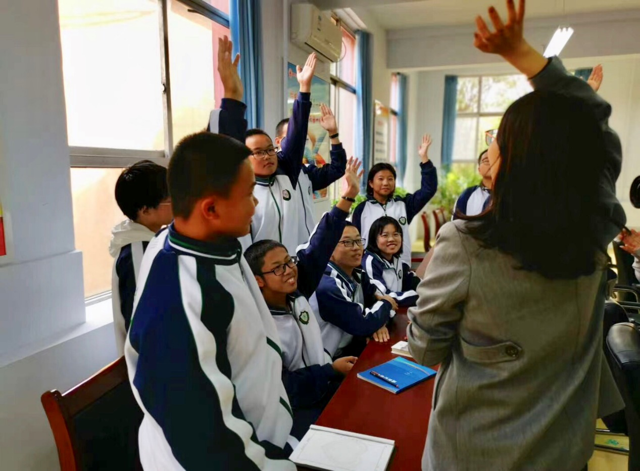 推进中小学教育信息化有道词典笔入驻衡水中学 每经网