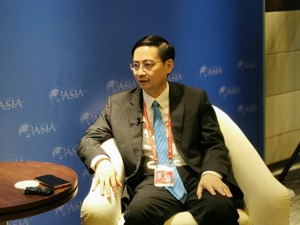 我国绿色投资规模如何？中国金融学会绿色金融专业委员会主任马骏答每经：100万亿是保守估计，几百万亿是大概率事件