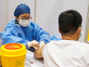 腺病毒载体疫苗与血栓之间关联性如何？专家组成员回应：我国尚未观察到血栓报告，将在监控中特别关注