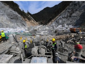 国务院：把中央财政民生补助各项资金整体纳入财政资金直达范围，当前中央财政已下达2.6万亿元