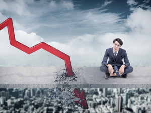 比赵丽颖冯绍峰离婚还刺激：昨日+18%升天，今日-16%入地，1.5万名股东惨被闷杀！又是公布利好惹祸？