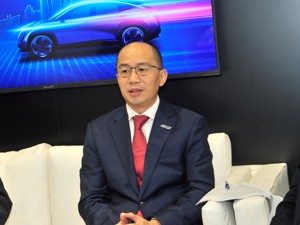 车展对话 | 东风有限2025年前推15款电气化车型 陈昊：启辰未来将向电驱化过渡