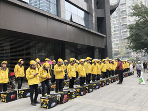 北京一副处长变身“外卖小哥”，12小时仅赚41元累瘫街头：“太委屈了，这个钱太不好挣了”
