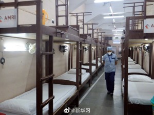 印度日增确诊和死亡病例再破纪录，农村疫情告急！外媒：不止明星富翁，民众正设法筹款逃离印度