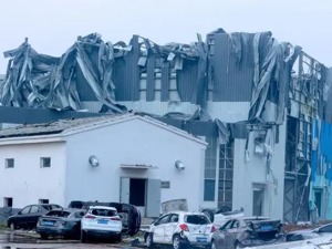 10死367伤！苏州、武汉遭龙卷风袭击，最大风力达17级！2吨重的货车被吹跑，“当时手刹还拉着”……
