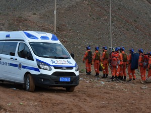 甘肃景泰马拉松21人遇难 越野赛保障救援为何难跟上？