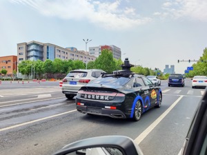 自动驾驶商业化遇现实尴尬 仍需“输血”为何受资本热捧？