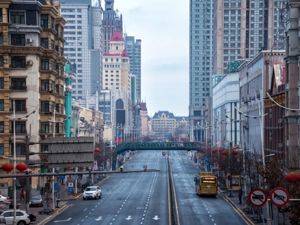城市24小时 | 哈尔滨险守1000万