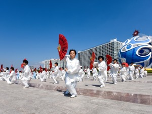 女员工50岁后被终止合同，法院判公司赔偿31.9万，原因竟是……