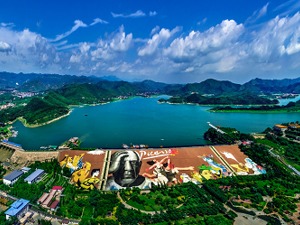 坚持走健康稳定的高质量发展之路，首创置业多元产业布局金海休闲小镇