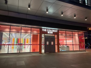 直播带货不香吗？调色师一年半开店300家：打卡美妆集合店成Z世代社交货币
