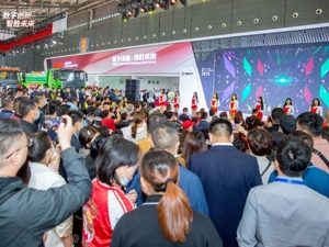 近70万股民笑了！首夺全球销冠，“挖掘机龙头”市值一天大涨超百亿，股东人数3个月翻倍……