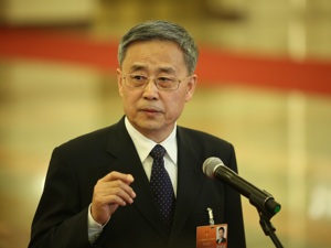 郭树清：现阶段最突出的一项任务就是进一步加大直接融资比重