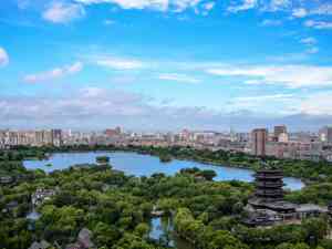 城市24小时 | 济南官宣，距离“千万”一步之遥