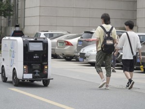 618快递比平时还快？智能系统、无人军团齐上阵 绿色供应链成新焦点