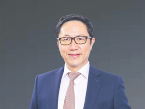 法国里昂商学院副校长、亚洲校区校长王华：未来商科学生要具备四种能力