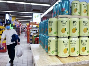 红杉、经纬、真格等入局低度酒赛道 老牌酒企、饮料巨头、新生品牌混战 低度酒是不是时间的朋友？再造个“茅台”有多难？