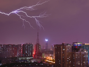 惊魂星期一！全球市场重挫，道指盘中跌超800点，美油大跌超6%