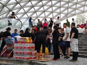 闻“汛”而至“豫”速即达 商超电商快递护群众稳价格保供应