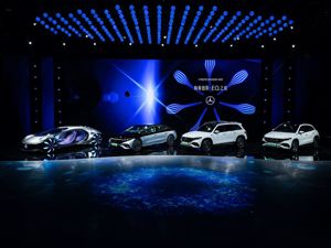 豪掷超400亿欧元，到2025年每款车都有纯电版本，奔驰为实现全面电动拼了！
