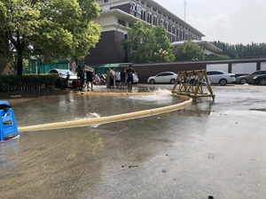 现场探访郑州富士康：中牟厂区仍停工，正排出积水，其余厂区已恢复生产