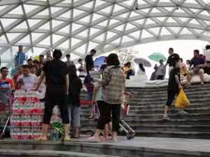 一周未来商业丨电商物流企业驰援河南，苏宁混改首获新增授信，参半、星猿哲科技获融资