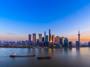 台风“烟花”来袭 券商在行动：总经理亲自上阵，员工弹性办公！