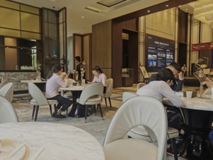 去化周期超过四年半 昆明公寓价格 “没有最低，只有更低”