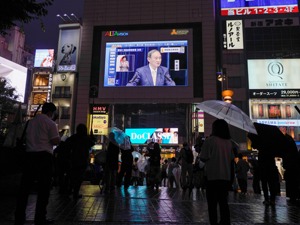 日本新冠疫情恶化 IMF下调经济增长预期 每经记者连线投行杰富瑞：日本呈现经济增长放缓和通胀加剧的趋势