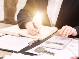 金科回复深交所关注函：陶虹遐、黄红云均无解除一致行动关系的明确意思表示