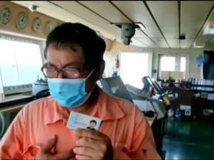 疫情暴发，20名中国船员被困外籍货船6天，水手哽咽求救：有人呼吸困难！深夜，终于传来好消息