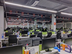 阿卡索英语被传倒闭跑路：深圳总部空出大部分工位，公司回应称仍在正常运营