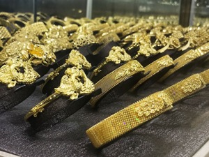 涉及四大主力矿山，安全检查致黄金产量下降一半 山东黄金上半年亏损超13亿