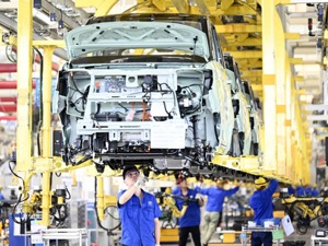 8月PMI回落至年内低点 仍站上荣枯线