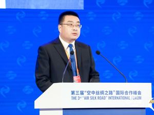 北京市顺义区商务局局长杨登科：充分利用“两区”政策叠加优势，加快建设世界级航空枢纽