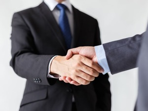 攀钢钒钛46亿收购关联资产 标的公司去年利润骤降因钒价走低