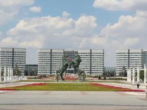 鄂尔多斯“砸钱要人”，谁去？