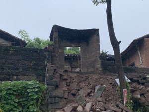图集｜直击泸县6级地震受损最严重区域：村民房屋破坏明显