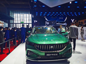 固态电池大规模量产还需时日 这家车企给出提升动力电池安全的另一种选择
