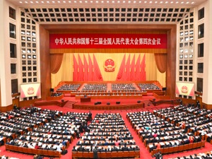 让每一部法律都装满民意