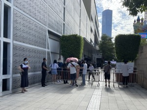 iPhone 13系列正式发货第一天：Pro版被黄牛加价千元，iPhone 13/13 mini无人回收