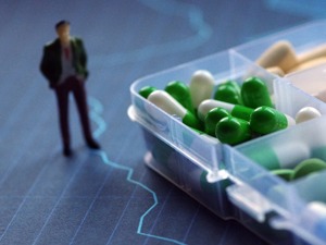 “药贩子时代”一年轻松赚别墅，“集采”来临为月入过万奔忙……300万医药代表的转型之路在何方？