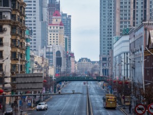 打响“救市第一枪”？千万人口大城市也急了，发布16条楼市利好，中专生买房也补贴2万！专家：其他城市或将跟进
