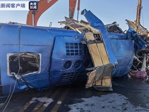 最新，已救出38人！河北平山县通勤班车涉水倾覆，车上共有51人